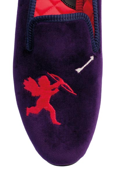 Cupid Motif Embroidered Velvet Slipper Close