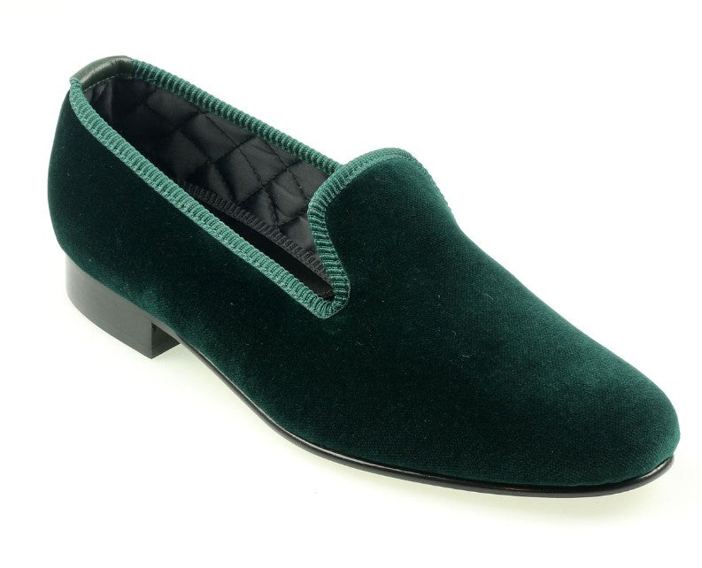 Green velvet slipper with black lining