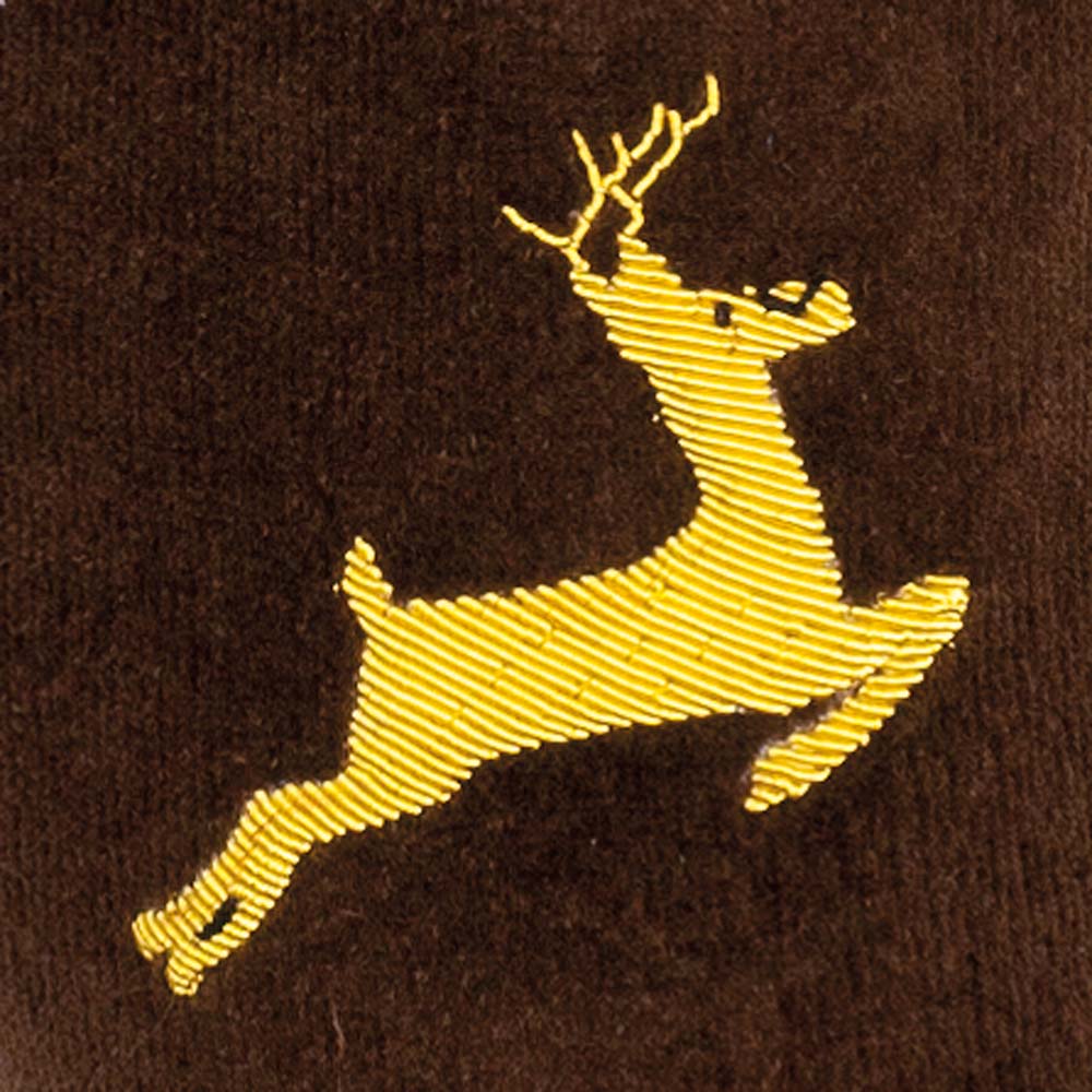 Leaping Deer Motif Embroidered Velvet Slipper Close-up
