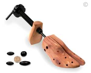 Ladies Cedar Wood Shoe Stretcher with Bunion Buttons